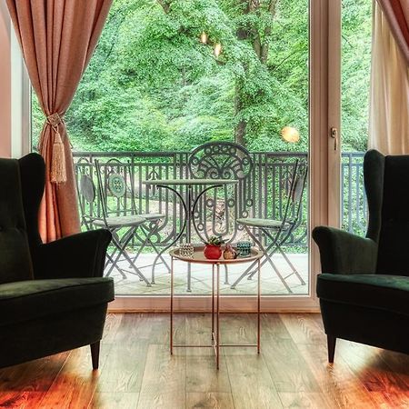 Nature Apartment - Minutes Away From The Old Town And Afi Mall Braşov Exteriör bild
