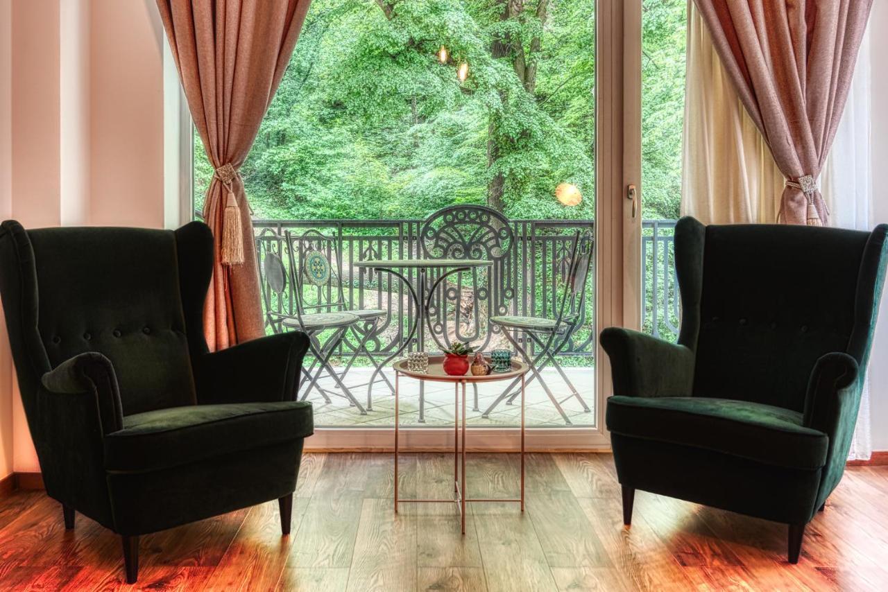 Nature Apartment - Minutes Away From The Old Town And Afi Mall Braşov Exteriör bild