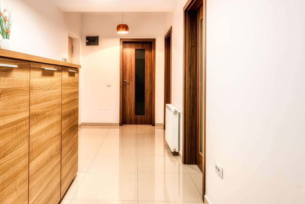 Nature Apartment - Minutes Away From The Old Town And Afi Mall Braşov Exteriör bild