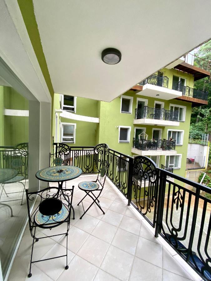 Nature Apartment - Minutes Away From The Old Town And Afi Mall Braşov Exteriör bild