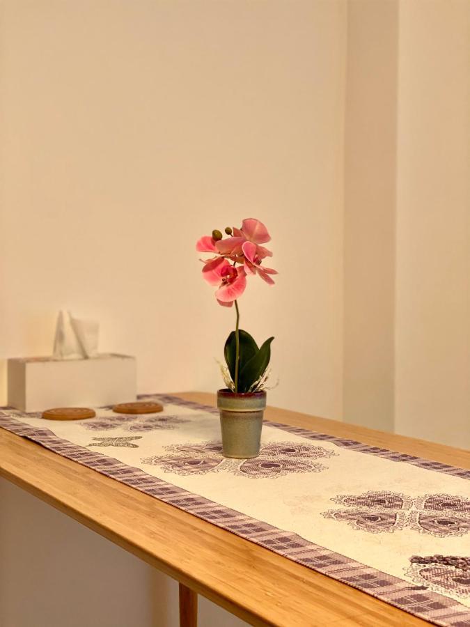 Nature Apartment - Minutes Away From The Old Town And Afi Mall Braşov Exteriör bild